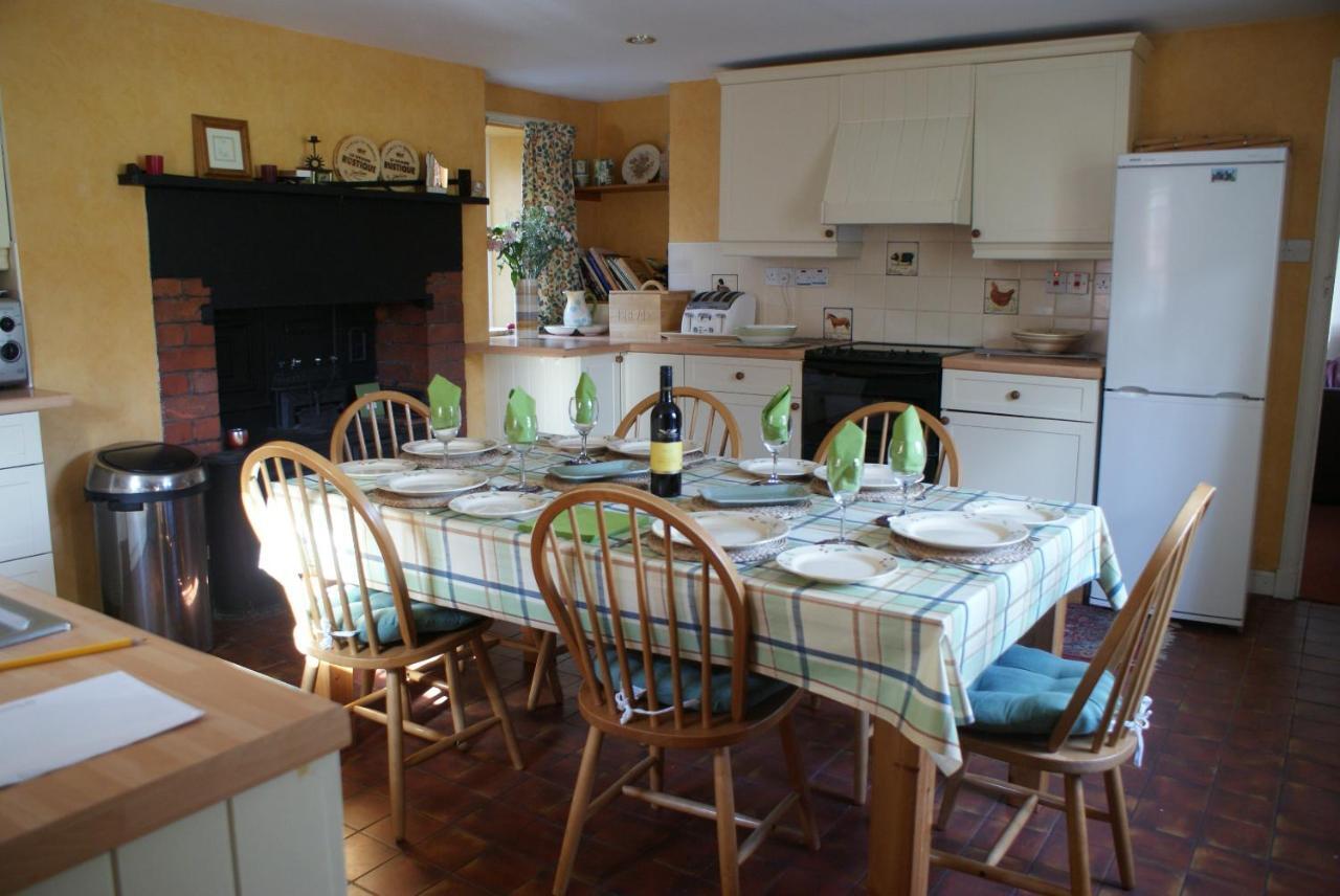 Harleyburn Cottages - Stables And Saddlery Мелроуз Екстериор снимка